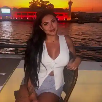 Kylie Jones's avatar
